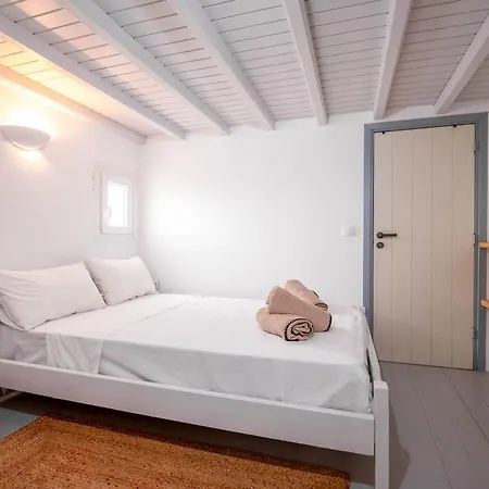 Blue Cove Maisonette At Ftelia Beach, Seaview