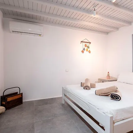 Blue Cove Maisonette At Ftelia Beach, Seaview *